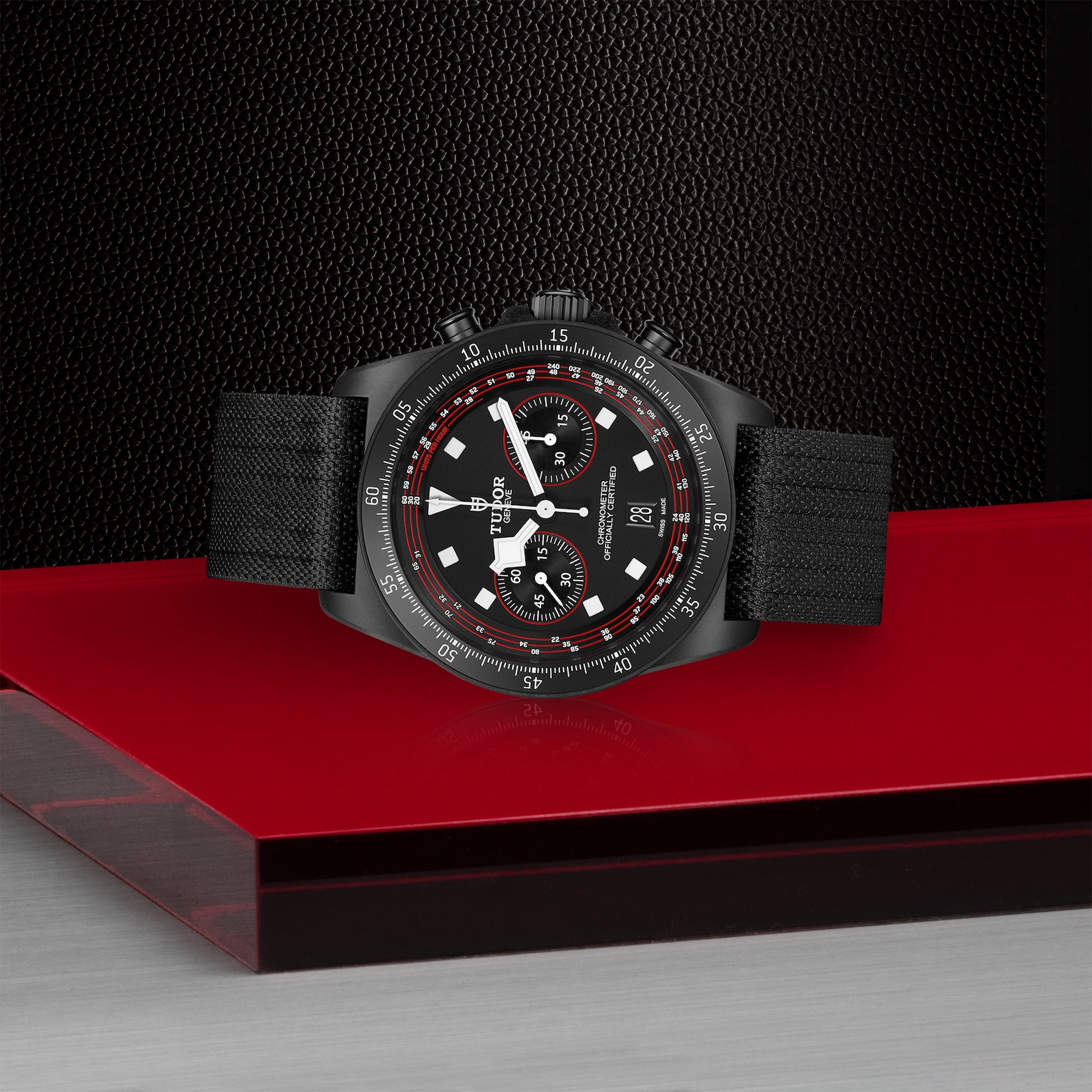TUDOR M25827KN-0001 layingdown