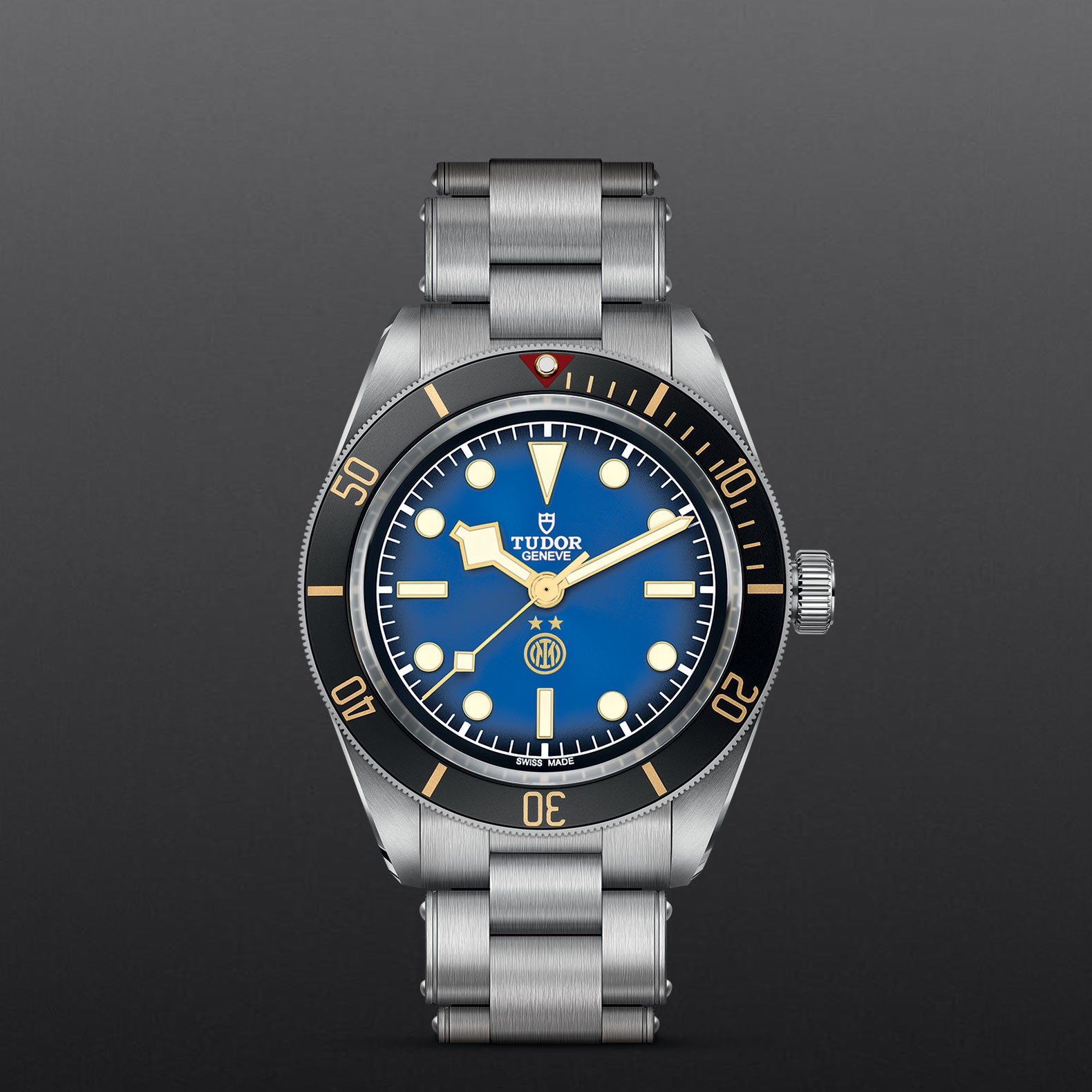 TUDOR M79030N-0025 grey background